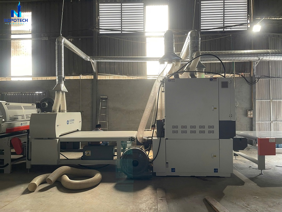 Dây chuyền sơn UV thường phát sinh bụi cần được xử lý bằng hệ thống hút lọc bụi túi vải