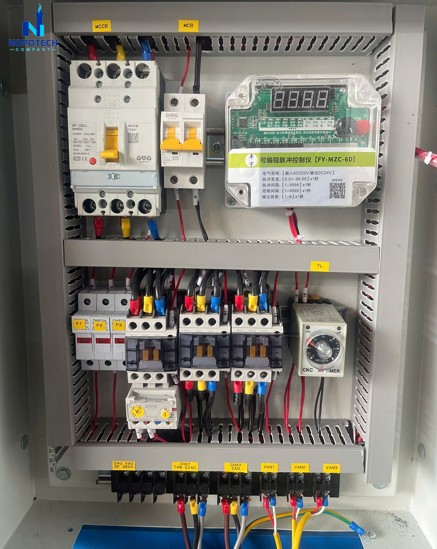 Khi bàn giao dự án NOPOTECH thực hiện hướng dẫn vận hành cho nhân sự tại nhà máy