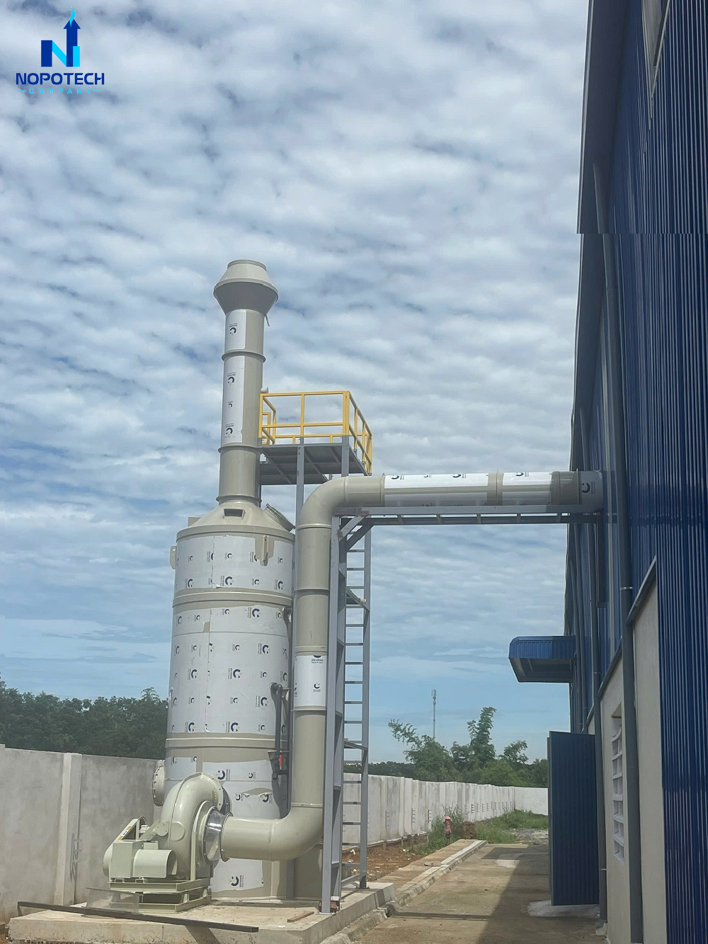 Tháp hấp thụ xử lý khí thải do NOPOTECH thiết kế đem tới hiệu quả cao, phù hợp với đặc thù tại nhà máy