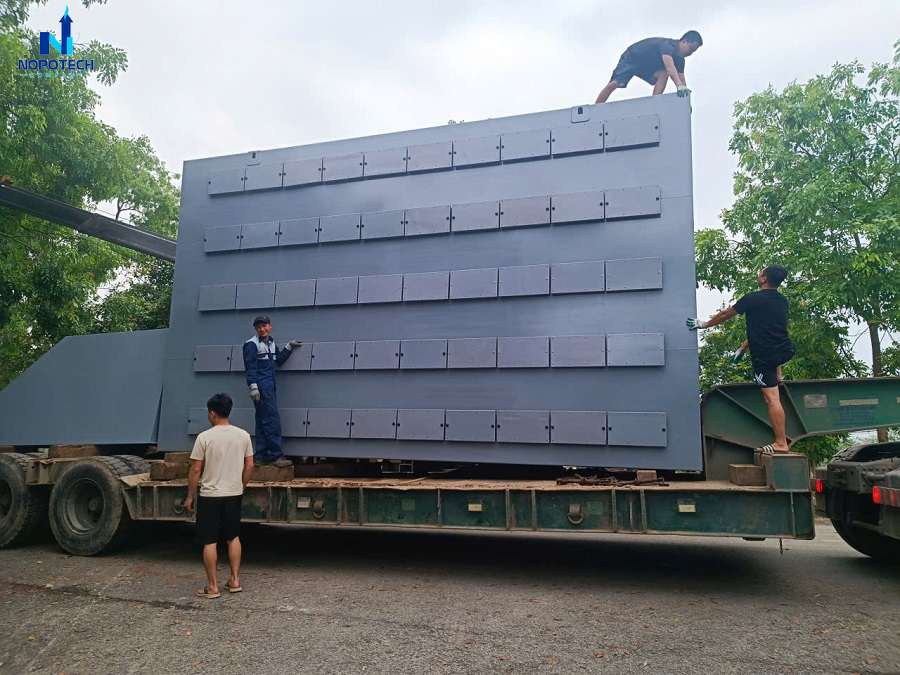 Tháp hấp phụ xử lý khí thải nhà máy giấy Quảng Bình trước khi "lên đường" tới công trình