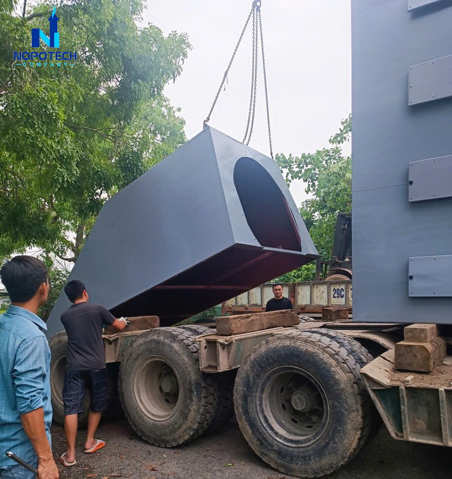 Tháp hấp phụ xử lý khí thải nhà máy giấy Quảng Bình trước khi "lên đường" tới công trình